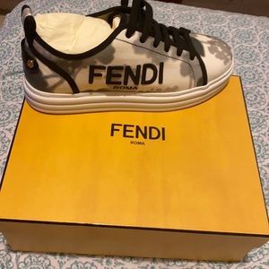 BNWT FENDI SHOES SIZE 11(41)